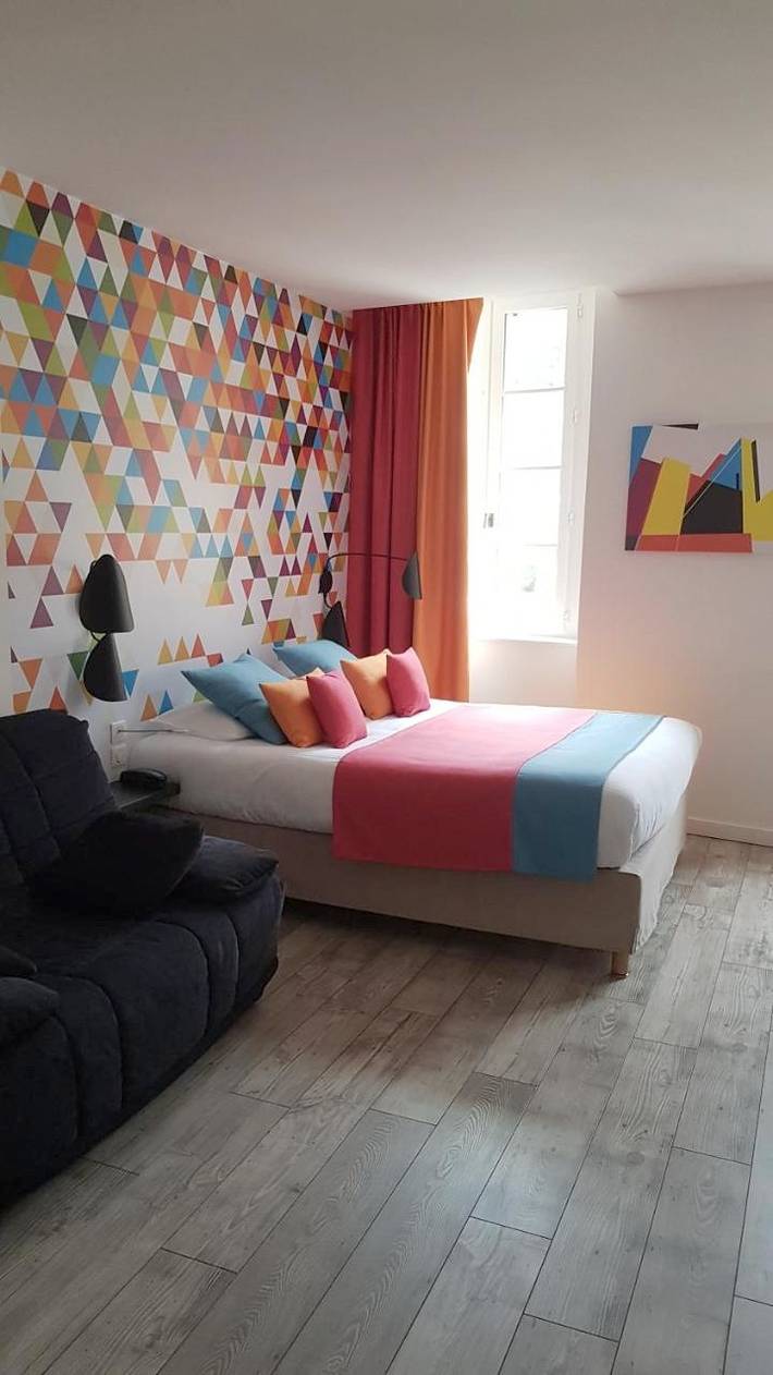 Hôtel pour 4 personnes, avec vue et terrasse dans Office de Tourisme de Salins les Bains - 3