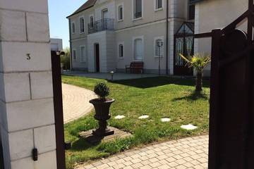 Location de vacances pour 15 personnes, avec balcon et jardin à Saint-Cyr-sur-Loire