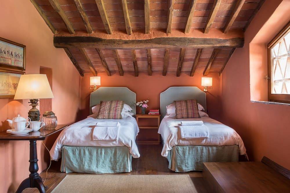Sehr hübsche, komplett renovierte, ehemalige Scheune mit Swimmingpool & Aussicht auf das Chianti-Tal in Panzano In Chianti, Chianti