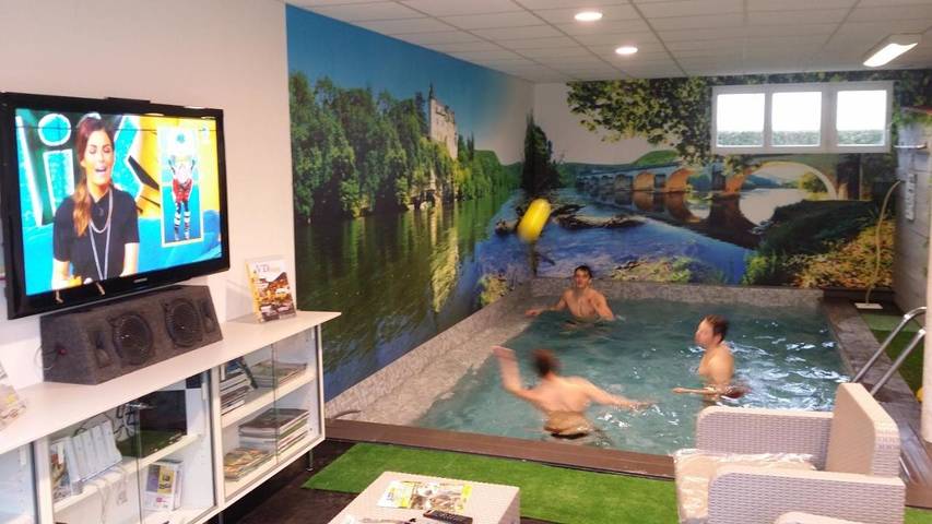 Location de vacances pour 7 personnes, avec piscine et jardin, animaux acceptés à Lanzac - 2