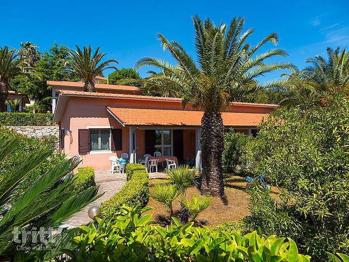 Ferienpark für 4 Personen, mit Balkon/Terrasse und Pool sowie Terrasse auf Elba