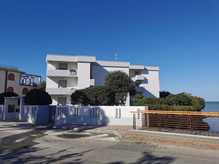 Appartamento intero, 5 Posti Letto - Bianco - Accesso diretto al mare: trilocale con vista in San Vincenzo, Costa degli Etruschi