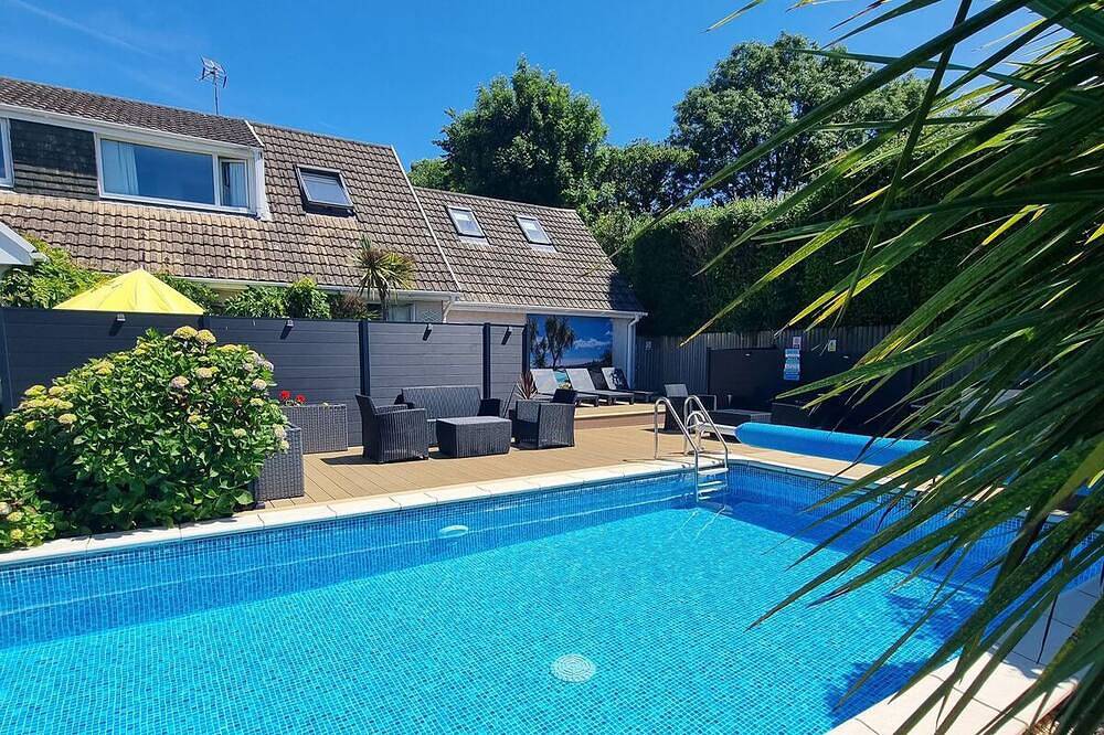 Ganze Wohnung, Beautiful apartment with private pool near Tenby (Free Wifi) in Pembrokeshire