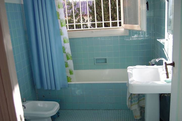 Entire apartment, Charming 2 room apartment, small terrace with sea view in Cannes, Mediterranean Coast (France)