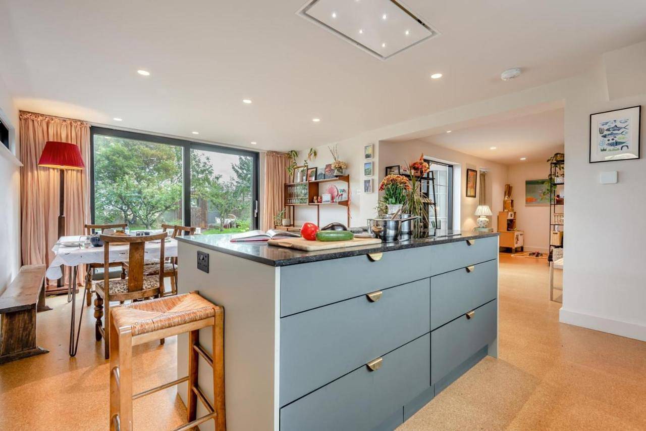 3 Bed in Milford On Sea oc-f33344 in Milford-on-Sea, Hampshire