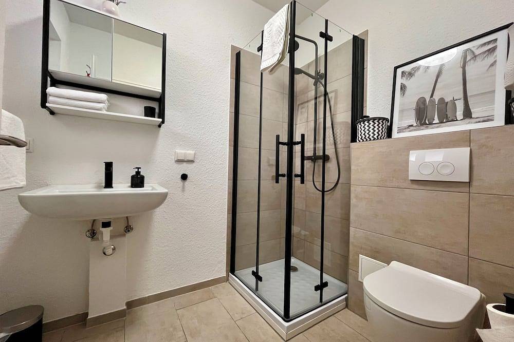 Ganze Wohnung, Moderne Ferienwohnung Studio Lana im Herzen von Bad Zwischenahn in erster Reihe in Zwischenahner Meer, Bad Zwischenahn