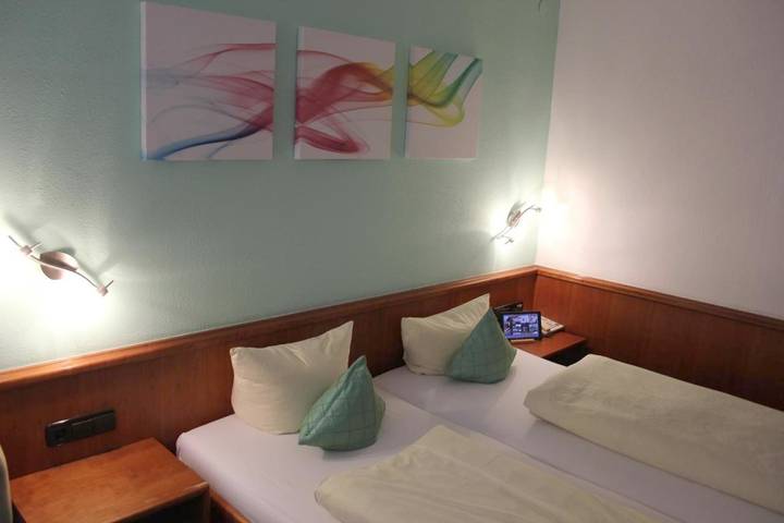 Hotel für 2 Personen, mit Terrasse in Weinstadt - 4