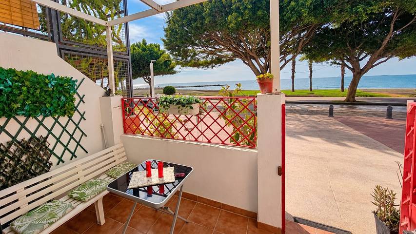 Gehele studio, Casita Playa: studio direct aan het strand met privéterras, El Palo in Playa del Palo, Malaga