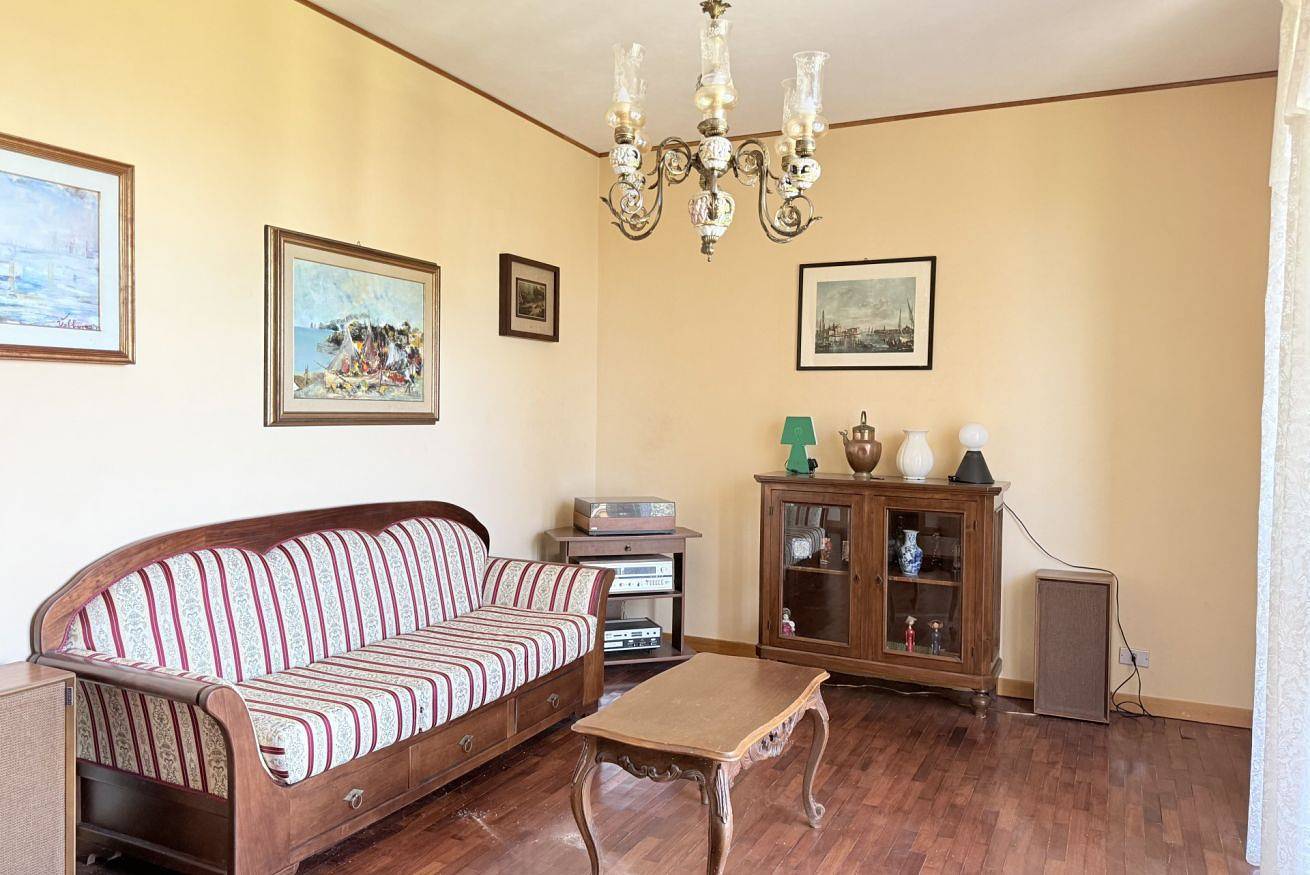 Geheel appartement, Vakantieappartement voor 10 personen met tuin in Camerano, Riviera del Conero