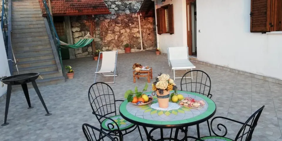 Casa vacanza per 4 persone, con panorama e giardino, con animali domestici - 1