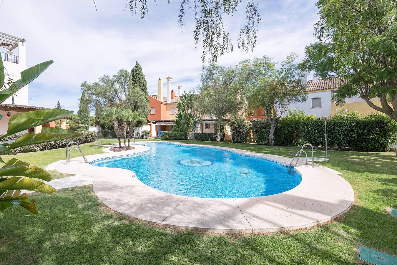 Rocio - Nice house in urbanisation with shared swimming pool and free Wifi in El Puerto de Santa María, Costa de la Luz