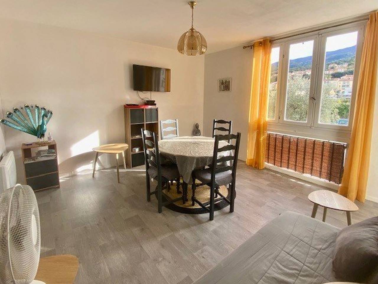 Appartement entier, Appartement F3 à Amélie-les-Bains avec Wifi et climatisation portative pour 4 personnes in Amélie-les-Bains-Palalda, Région de Céret