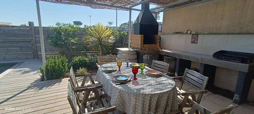 Location de vacances pour 7 personnes, avec terrasse ainsi que jardin et piscine à Alignan-du-Vent - 3