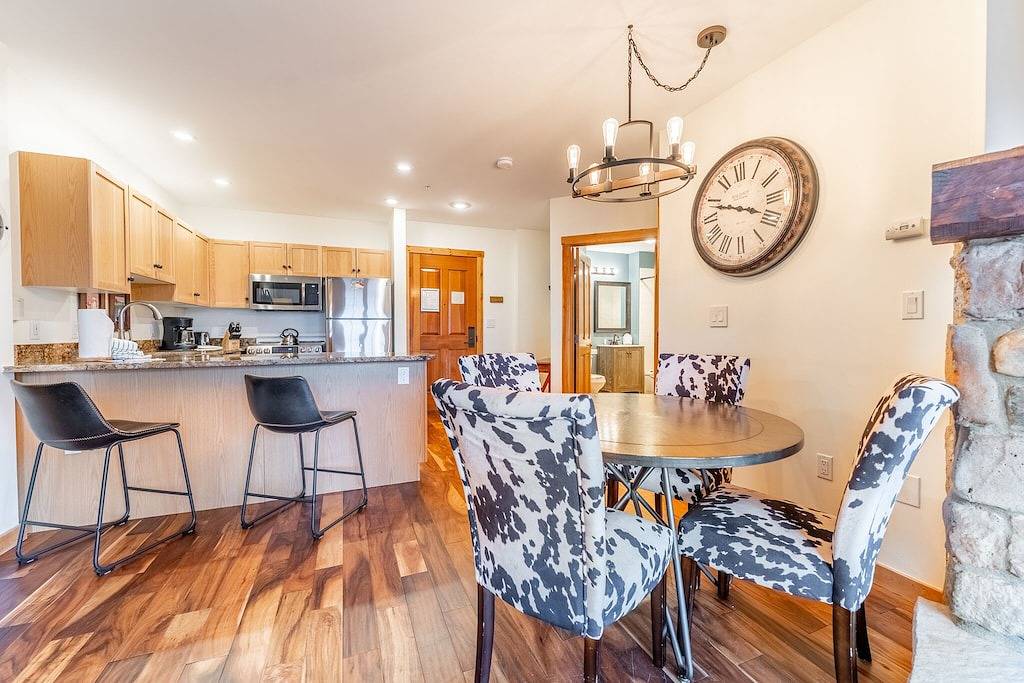 Ganze Wohnung, Overlooks Keystone Base Area, Short Walk to Lifts; Private Balcony with Views in Arapahoe Basin