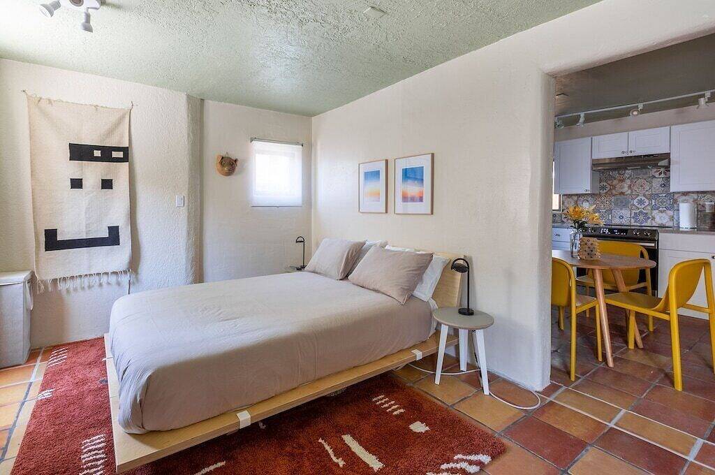 Ganze Wohnung, Modern and Cozy 1B - Heart of Railyard District in Santa Fe, Santa Fe County