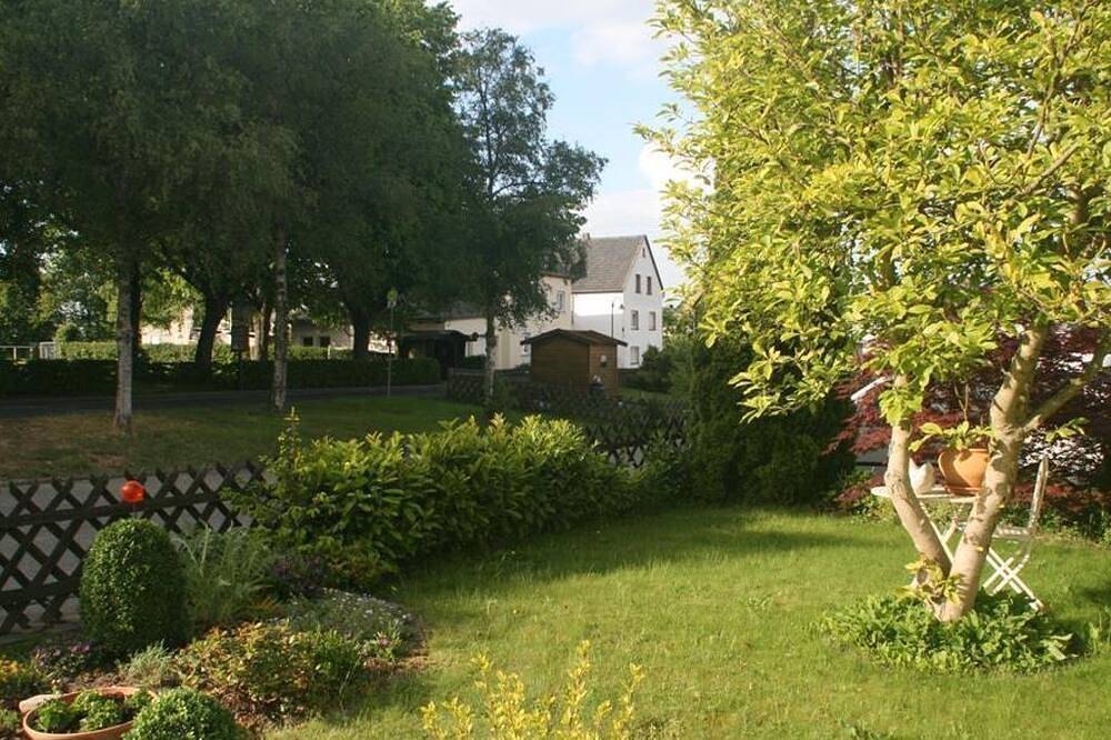 Entire apartment, Nicole Klingel - apartment / apartment, shower and bath, toilet, 3 bedrooms in Grenderich, Traben-Trarbach and Surroundings