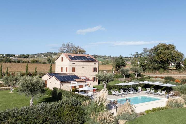 Ferienwohnung für 4 Personen, mit Pool und Garten sowie Whirlpool und Sauna - 1