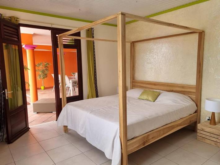 Location de vacances pour 2 personnes, avec piscine et bassin pour enfant ainsi que vue et jardin à Sainte-Luce - 3