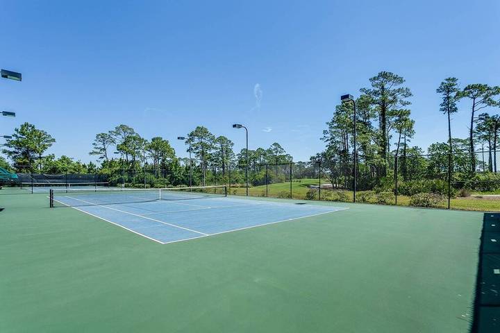 Vacation rental for 6 people, with pool and balcony as well as hot tub in Perdido Key