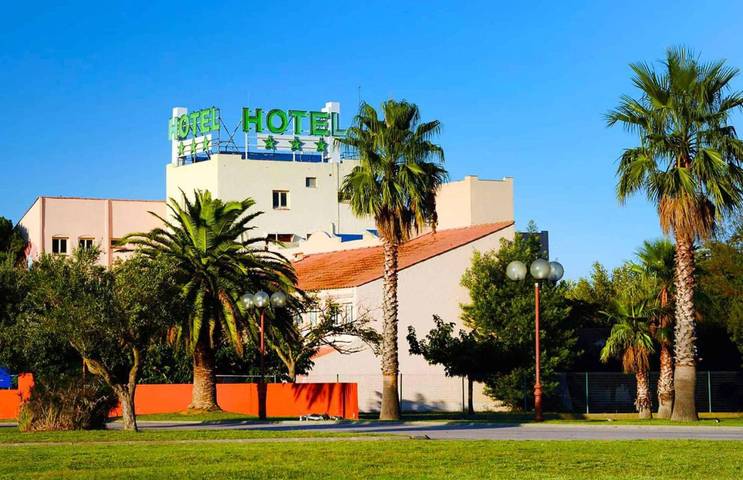Appart’hôtel pour 2 personnes, avec bassin pour enfant ainsi que piscine et jardin