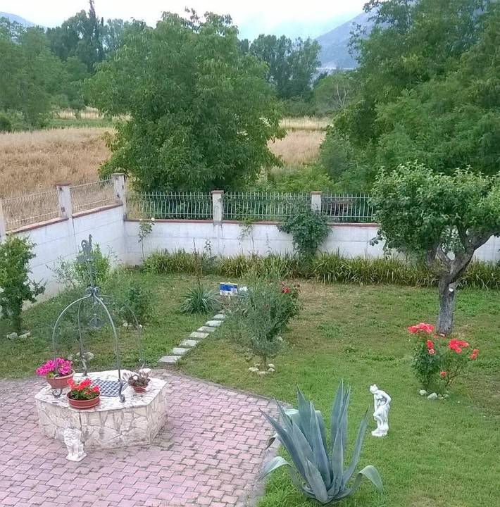 Location de vacances pour 2 personnes, avec jardin et vue à Introdacqua - 3