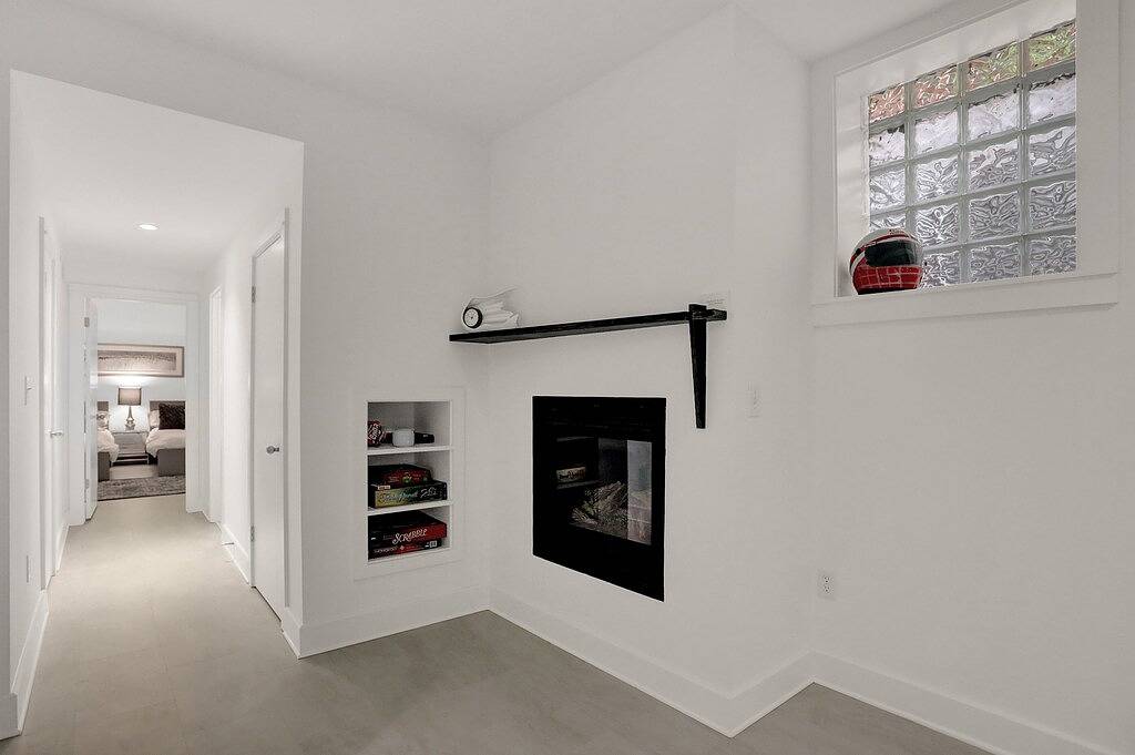 Downtown Modern and Luxurious 3 Bd/ 3.5 Ba Townhouse in Indianapolis, Indiana