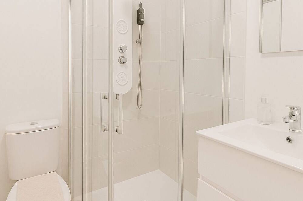 Appartement entier, Suite by Hawkins interior 2nd A in Algésiras, Costa de la Luz