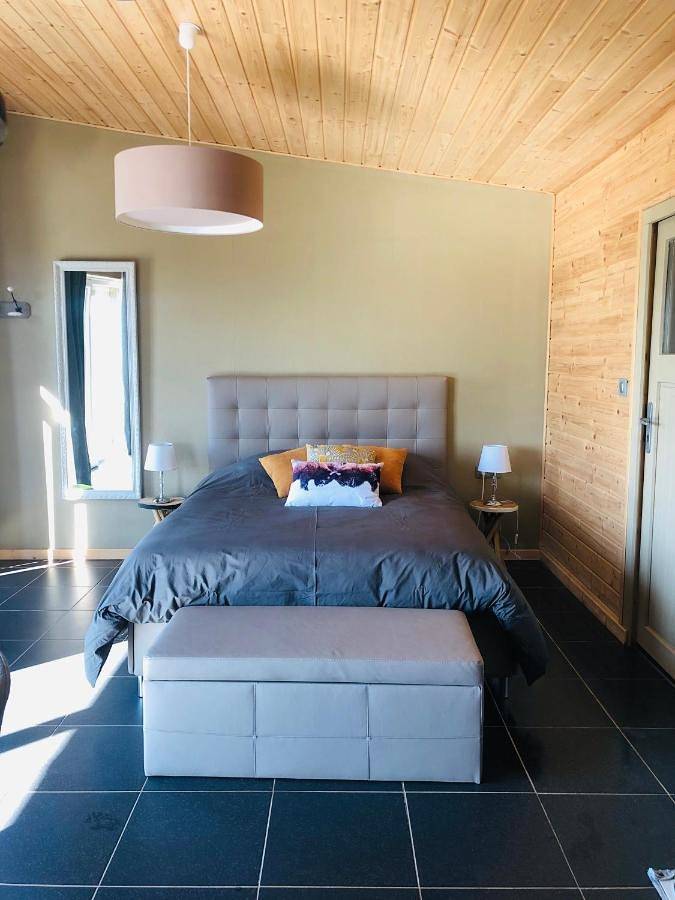 Gîte pour 2 personnes, avec Jacuzzi et Terrasse ainsi que Jardin et Sauna en Moselle - 2