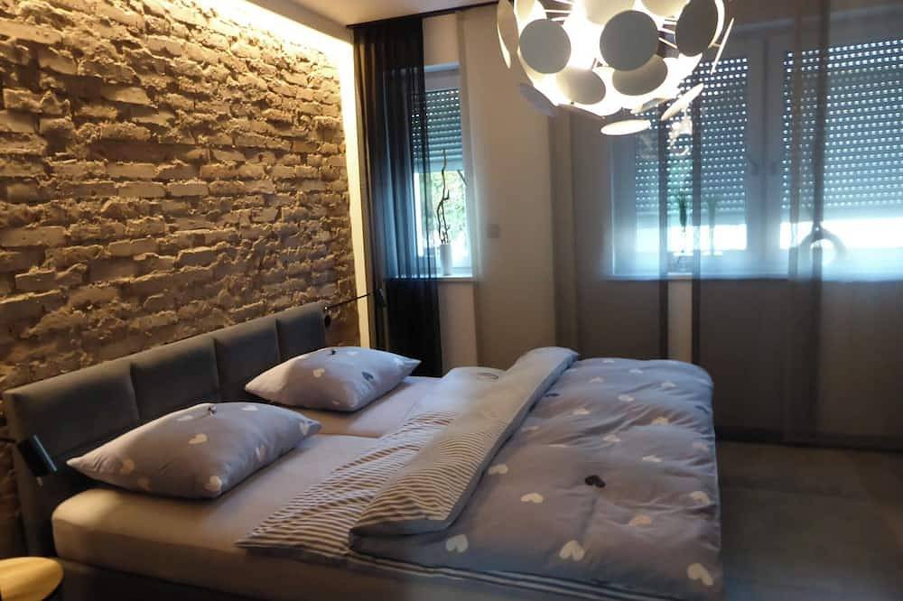 Ganze Wohnung, Komfortable Ferienwohnung mit Jacuzzi, bei ruhigem Wald, 5 Minuten vom Schloss in Oppeln und Umgebung