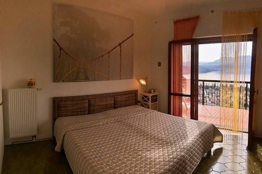 Appartamento intero, Pandora 1 lake view apt. in residence with pool in Maccagno, Maccagno con Pino e Veddasca