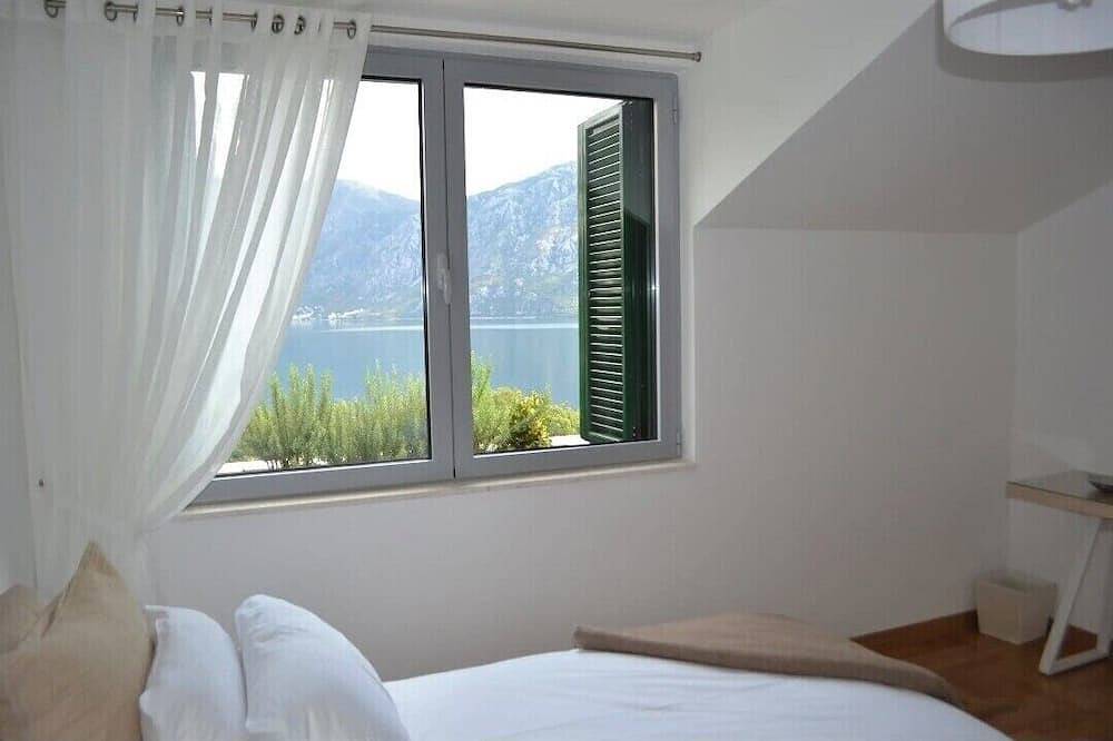 Ganze Wohnung, Luxury Penthouse with Panoramic Views of Kotor Bay in Donji Morinj, Opština Kotor