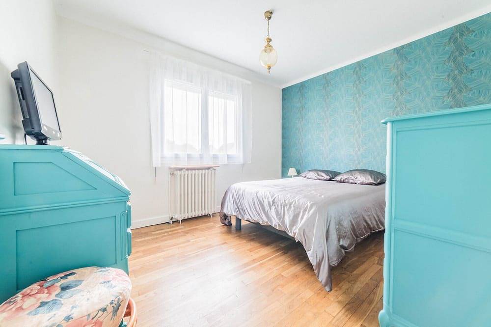 Les Rosiers - Maison Jacuzzi in Brive-la-Gaillarde, Brive-la-Gaillarde und Umgebung