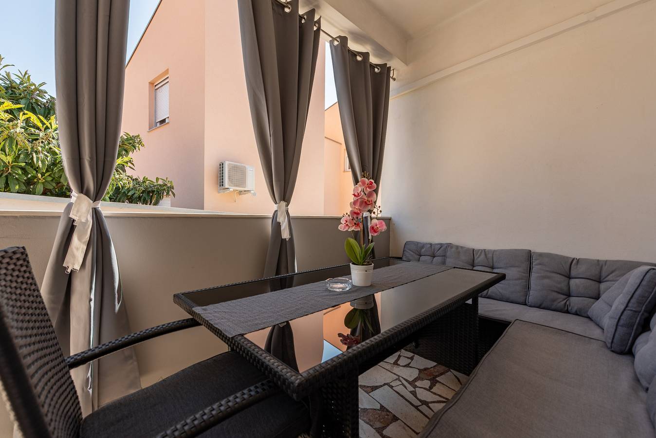 Ganze Wohnung, 2-Zimmer-Ferienwohnung mit Terrasse Bibinje (Zadar) A-24491-a in Bibinje, Zadar