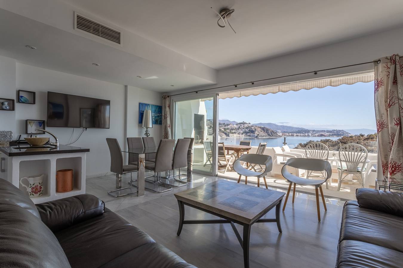 Casa Vacacional "Vista Marina" Cerca de la Playa con Vista al Mar, Wi-Fi y Aire Acondicionado in La Herradura, Almuñecar
