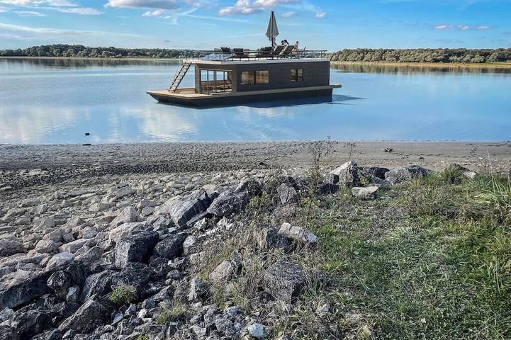 Péniche pour 6 personnes, avec terrasse dans Maffle - 4