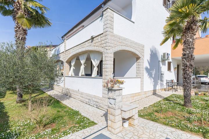 Ferienwohnung für 2 Personen, mit Balkon/Terrasse in Poreč