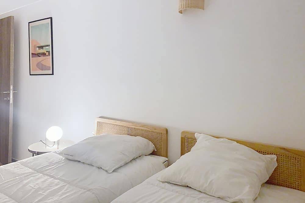 Appartement entier, Corse du sud T3 vue mer dans résidence en bord de plage avec piscine et tennis in Pianottoli-Caldarello, Arrondissement de Sartène