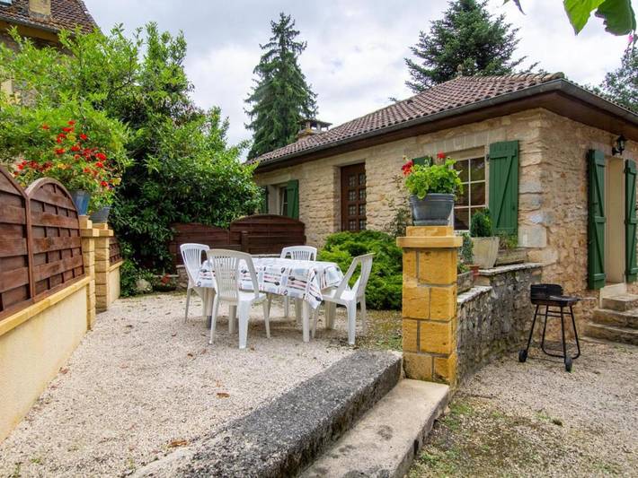 Location de vacances pour 4 personnes, avec terrasse et piscine à Mazeyrolles - 3