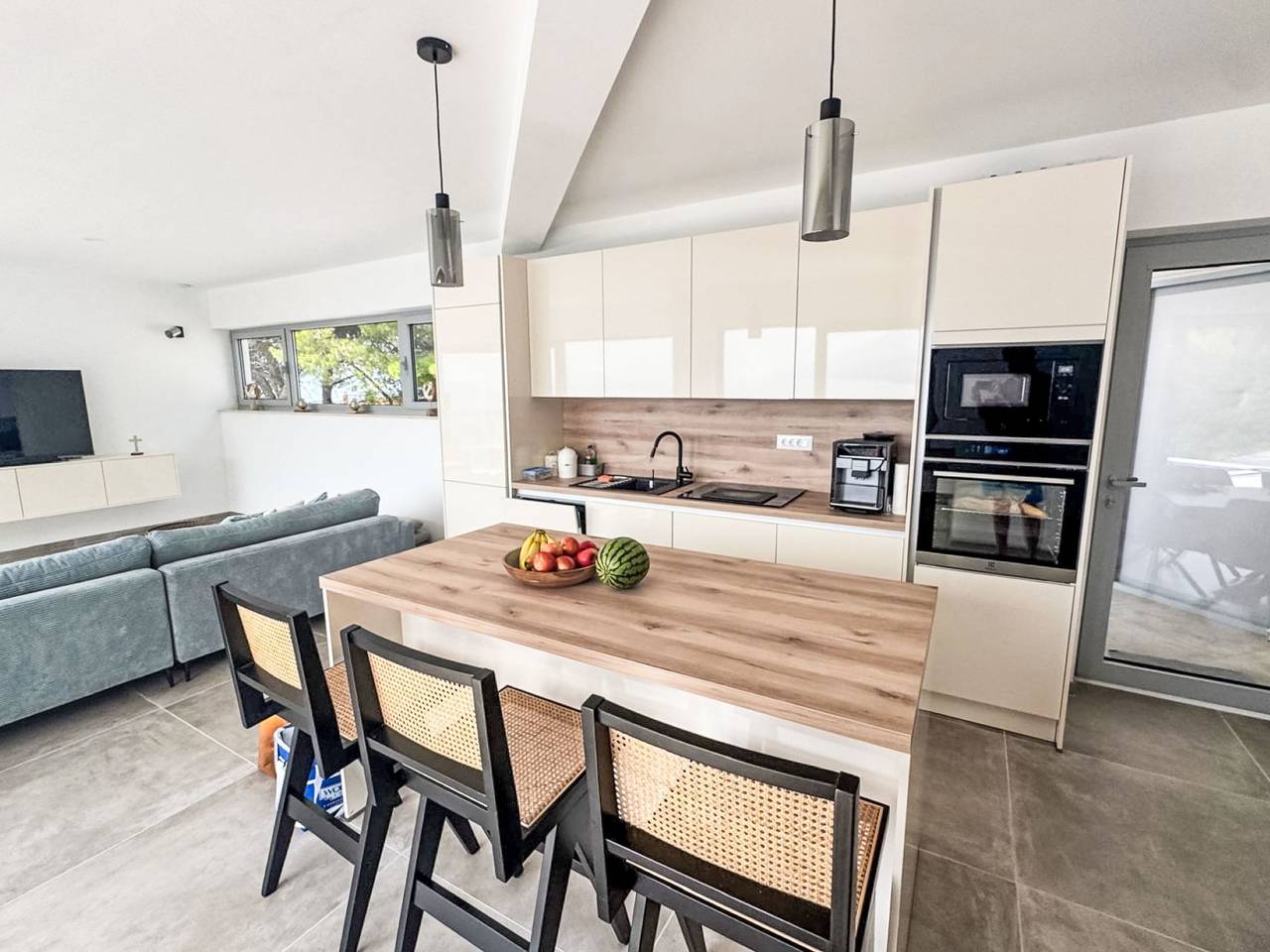 Sun in Pisak, Żupania splicko-dalmatyńska