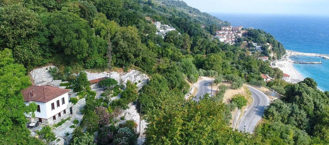 Location de vacances pour 5 personnes, avec vue ainsi que jardin et terrasse dans Agios Ioannis (Zagora–Mouresi) - 2