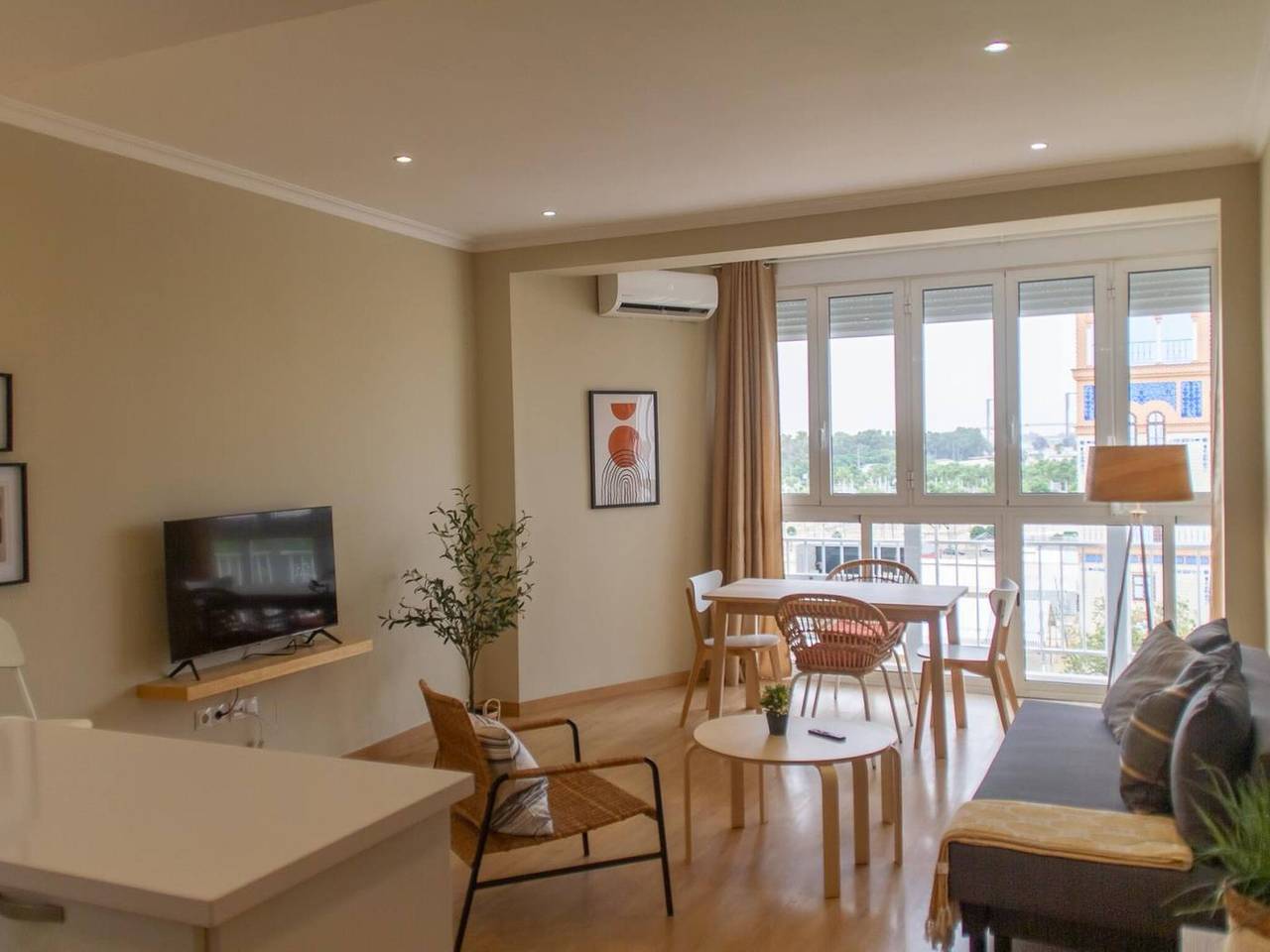Apartamento inteiro, La Portada in Los Remedios, Sevilha