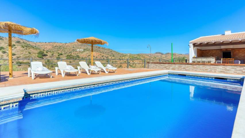 Casa rural para 6 personas, con balcón/terraza y piscina en Almogía - 2