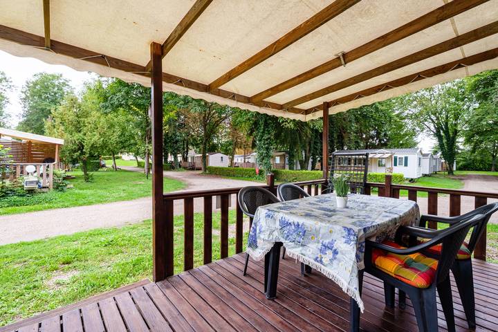 Appartement entier, Appartement 'Lydia's Mobilhome' avec piscine commune, terrasse et jardin privés in Boofzheim, Région de Sélestat-Erstein
