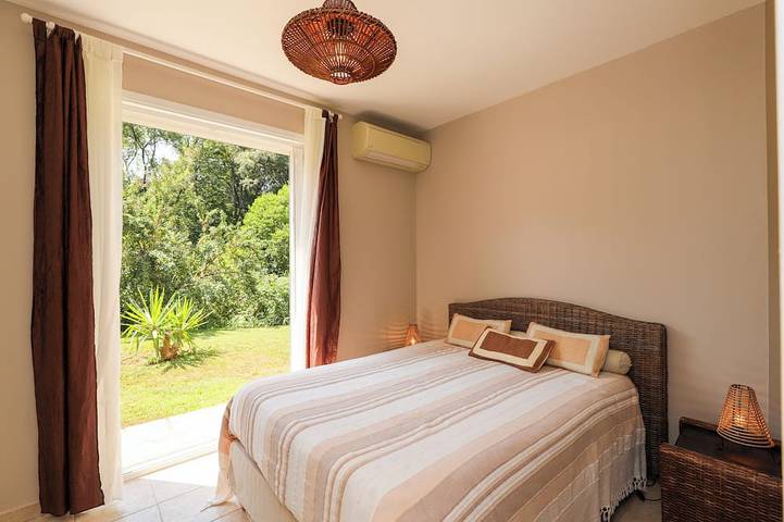 Location de vacances pour 6 personnes, avec jardin à Châteauneuf-Grasse - 2