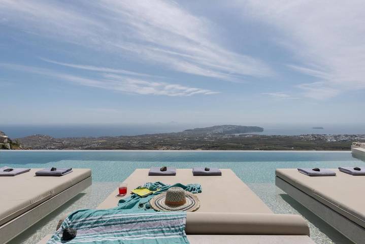 Ferienhaus für 4 Personen, mit Whirlpool und Pool sowie Garten auf Santorin