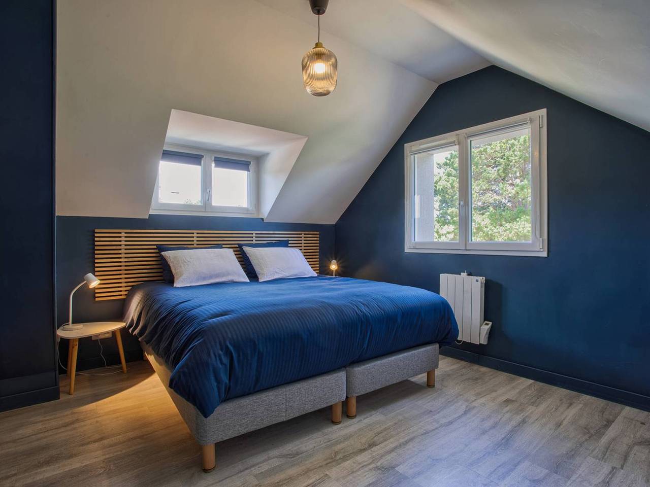 Ruhiges Ferienhaus in Merville-Franceville-Plage, ideal für Familien & Gruppen, 10 Personen in Merville-Franceville-Plage, Caen und Umgebung