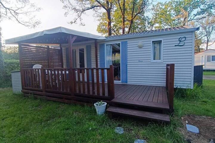 Camping pour 5 personnes, avec terrasse et piscine à La Boissière-de-Montaigu
