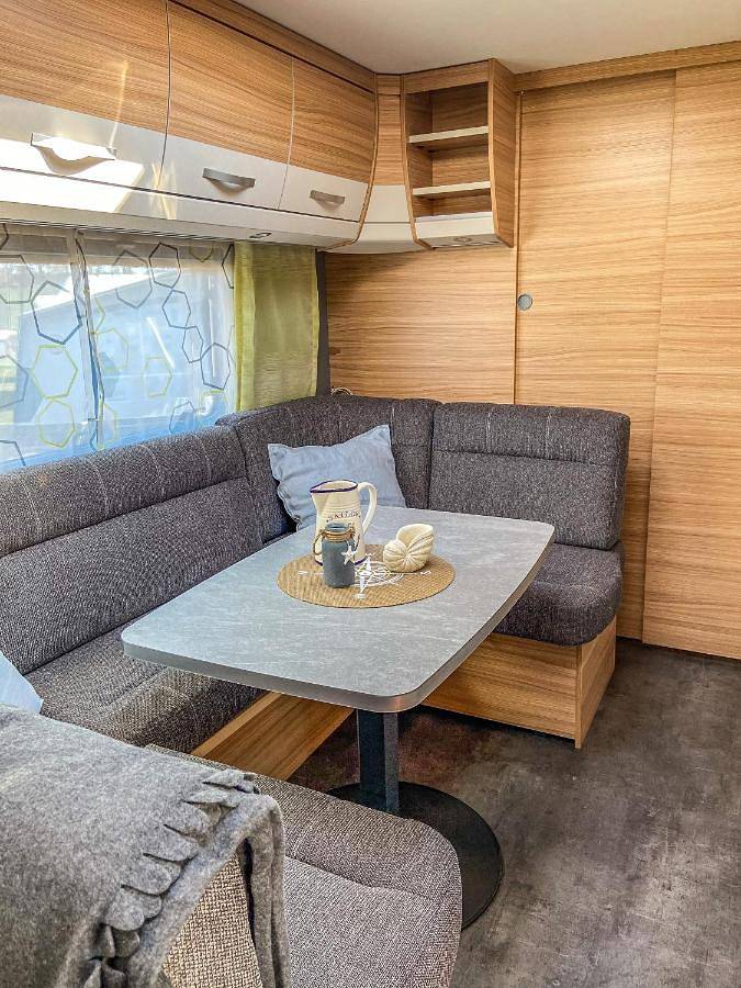 Mobile Home in Belauer See, Belau