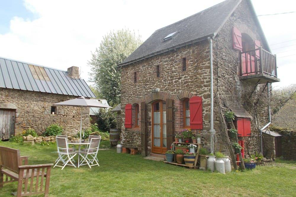 Intimes aus Stein stabil, geeignet für Paare in einer ländlichen Umgebung in Bais, Mayenne