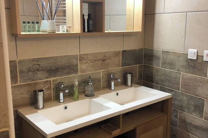 Appartement entier, Charmant T2 au pied de la Tour des Échevins in Luxeuil-les-Bains, Haute-Saône